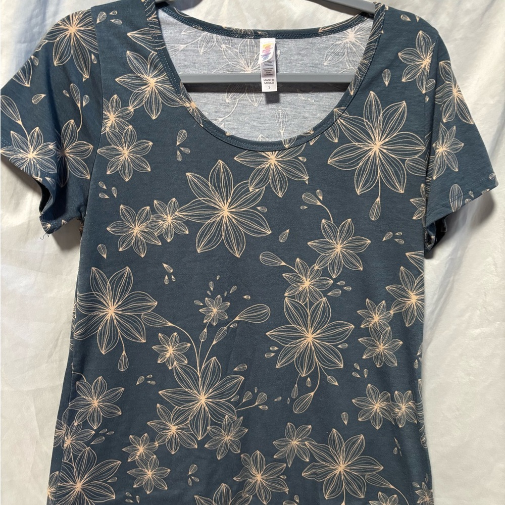LuLaRoe Women's Blue & Cream/Pink Floral Tee - size S